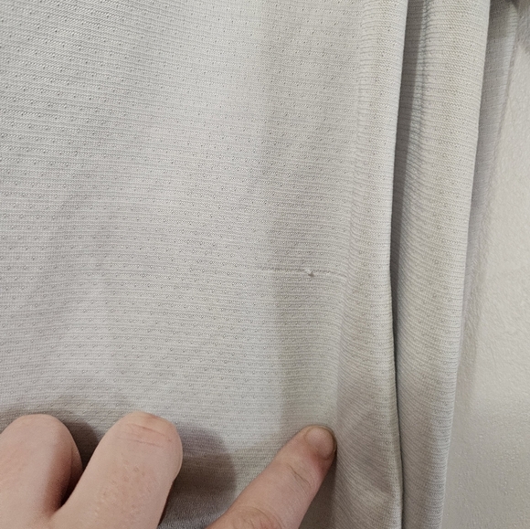 Under Armour Light Gray Open Back Shirt! - Picture 2 of 7